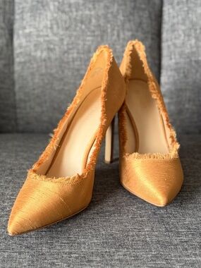 Nine West | Gold Fringe 4.5" heels  | Size 12